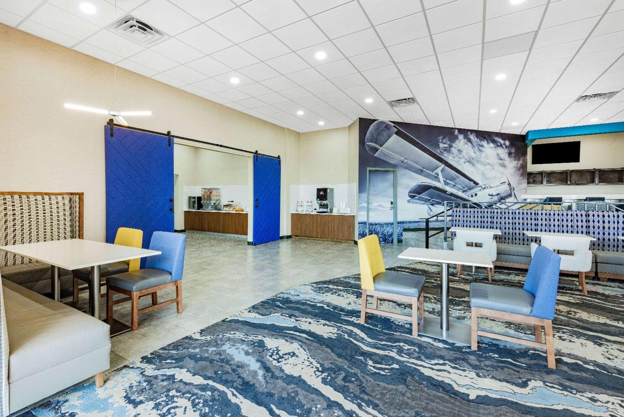 מלון Wingate By Wyndham Wichita Airport מראה חיצוני תמונה