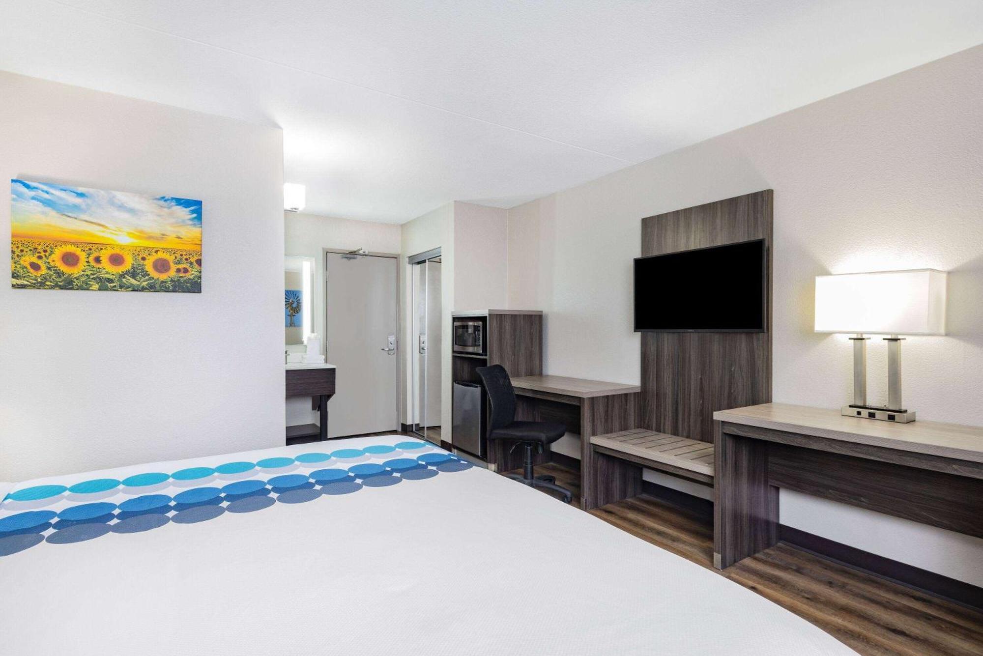 מלון Wingate By Wyndham Wichita Airport מראה חיצוני תמונה