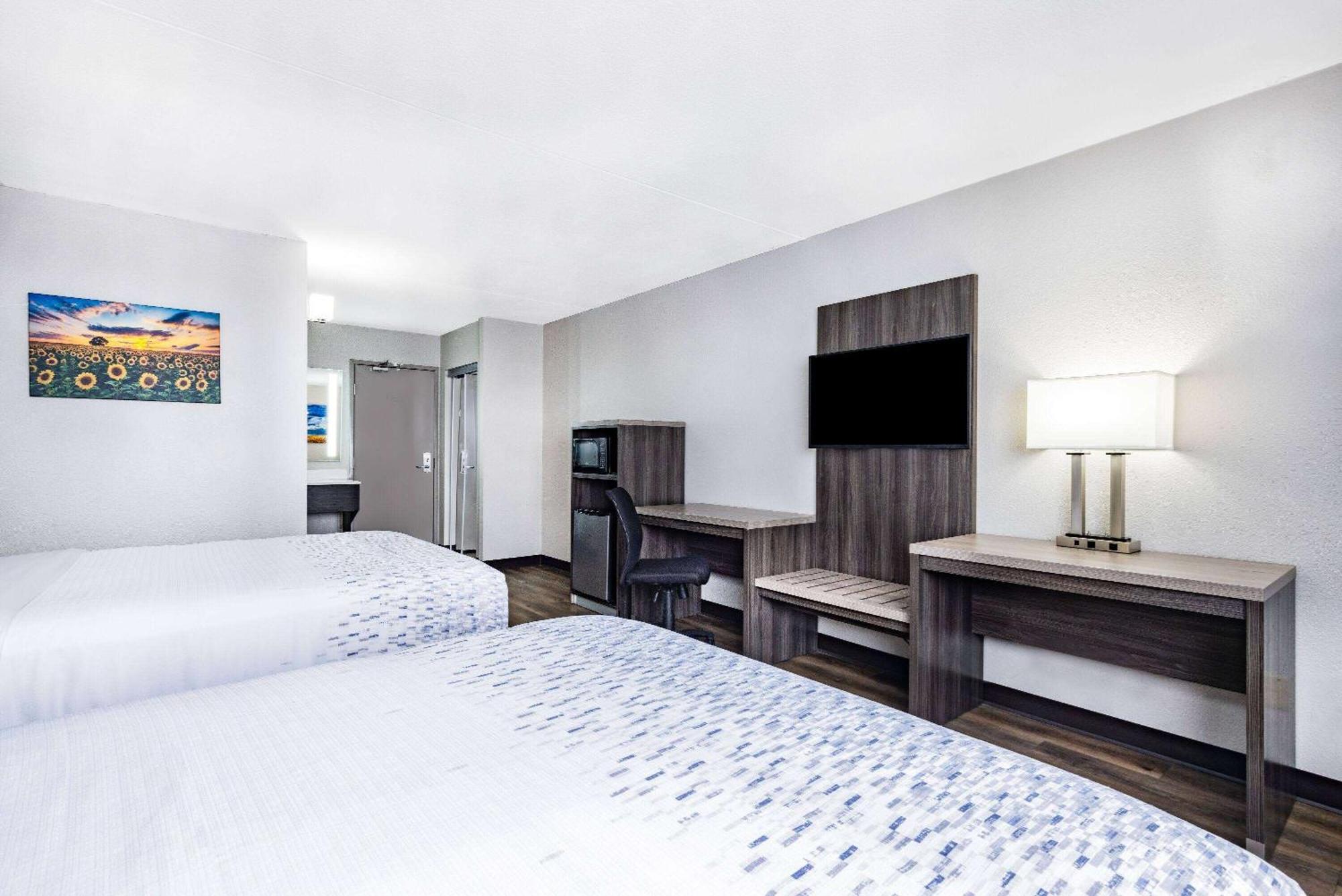 מלון Wingate By Wyndham Wichita Airport מראה חיצוני תמונה