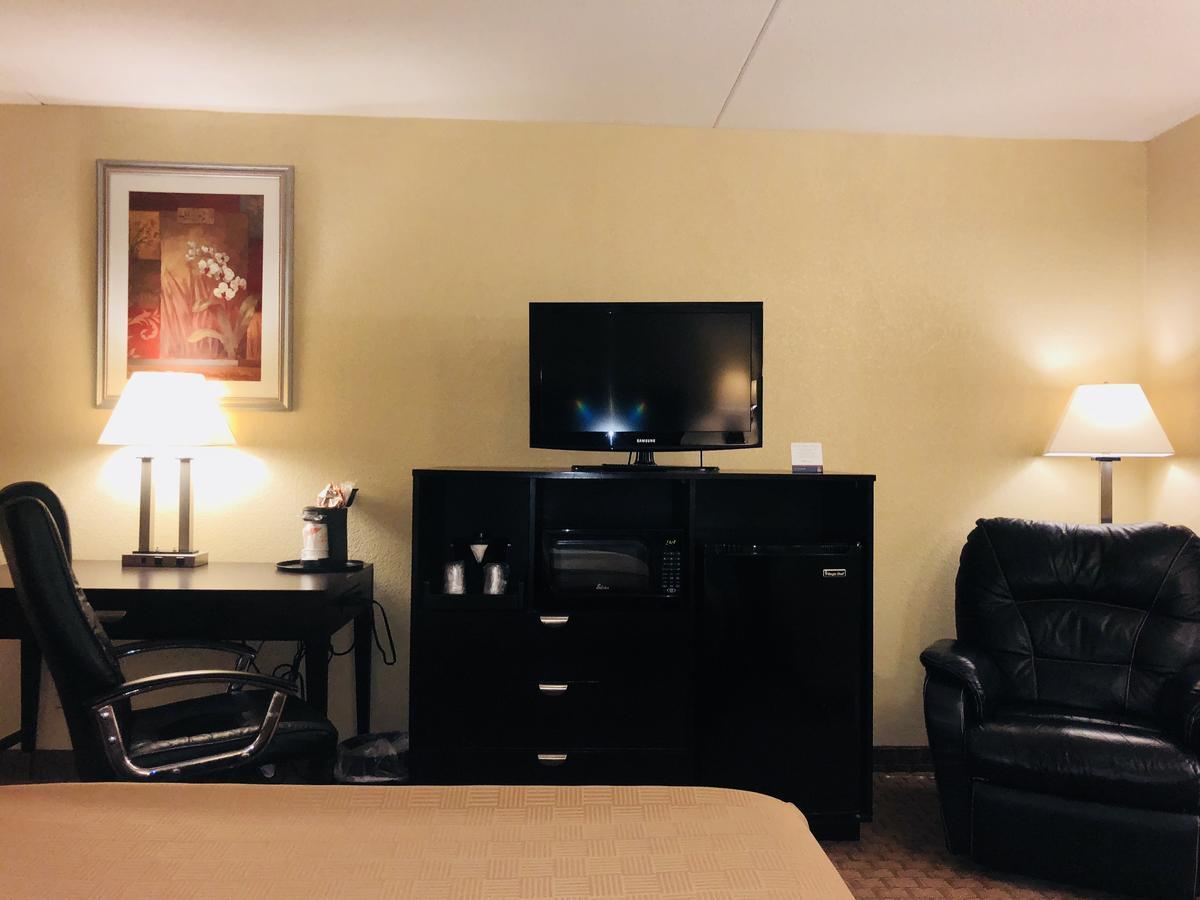 מלון Wingate By Wyndham Wichita Airport מראה חיצוני תמונה