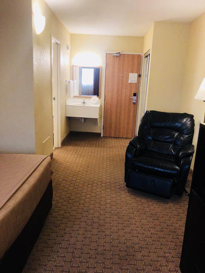 מלון Wingate By Wyndham Wichita Airport מראה חיצוני תמונה