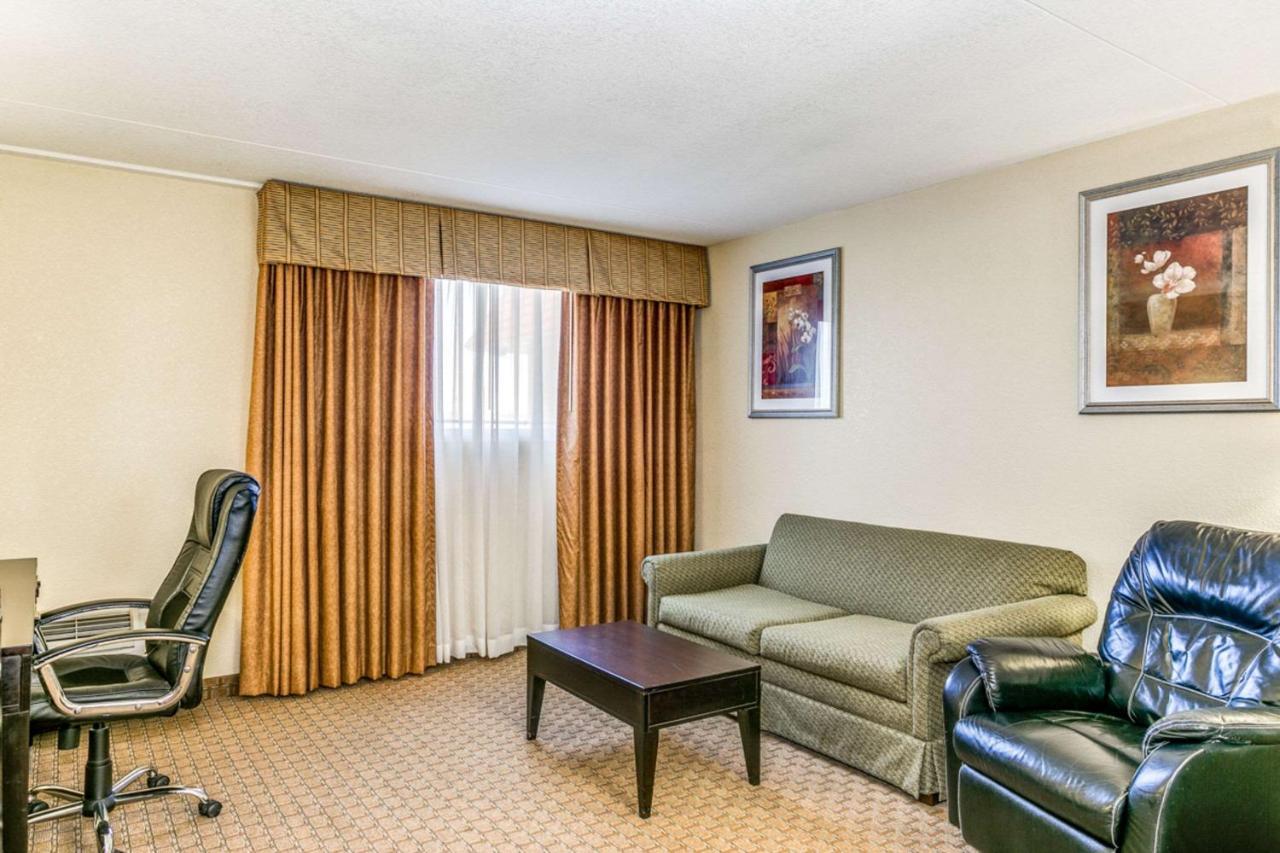 מלון Wingate By Wyndham Wichita Airport מראה חיצוני תמונה