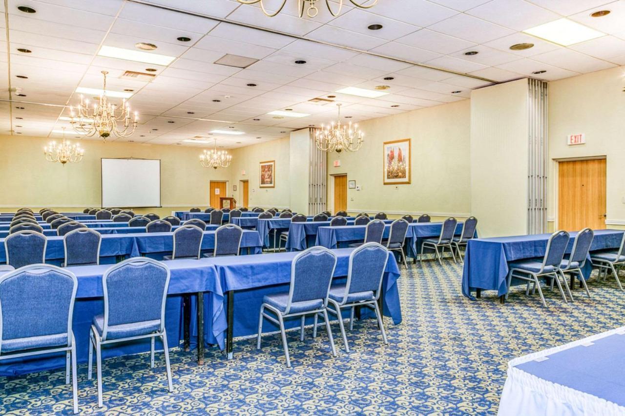 מלון Wingate By Wyndham Wichita Airport מראה חיצוני תמונה